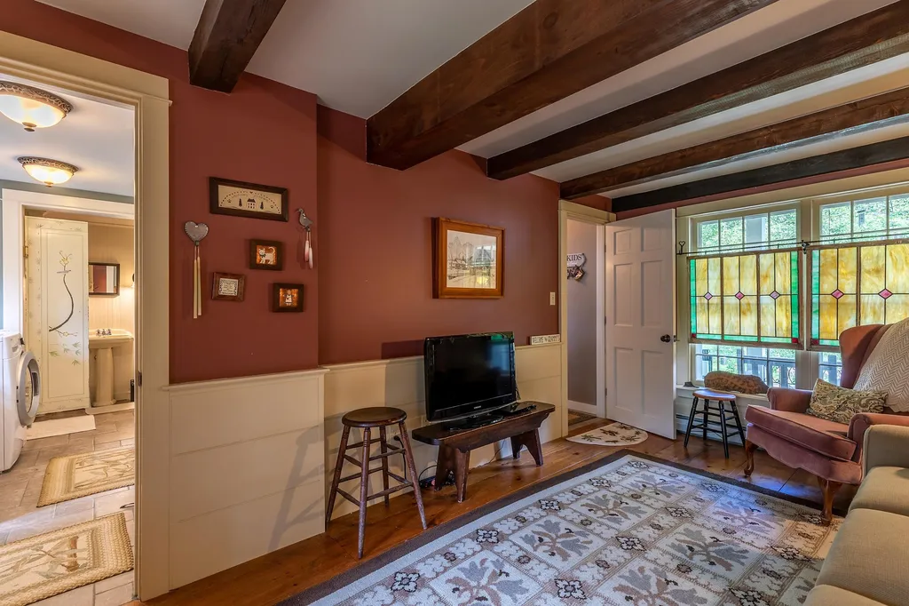 731 South Perry Road Barnard VT 05031
