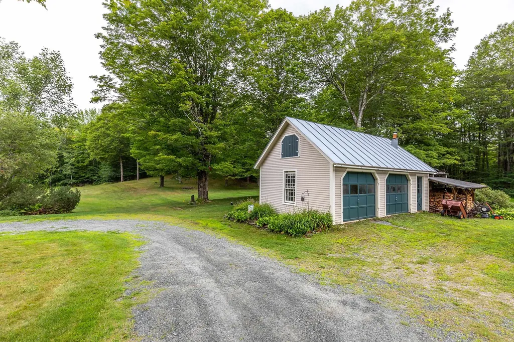 731 South Perry Road Barnard VT 05031