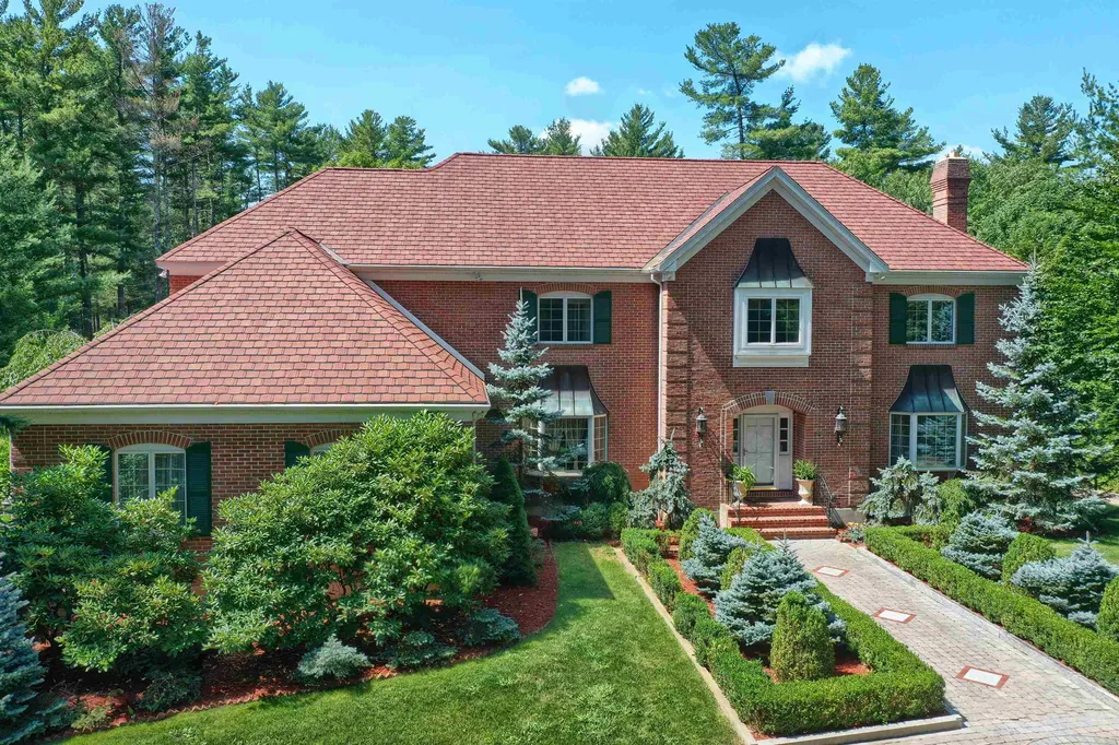 16 Camelot Road Windham NH 03087