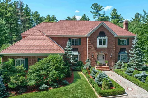 16 Camelot Road Windham NH 03087