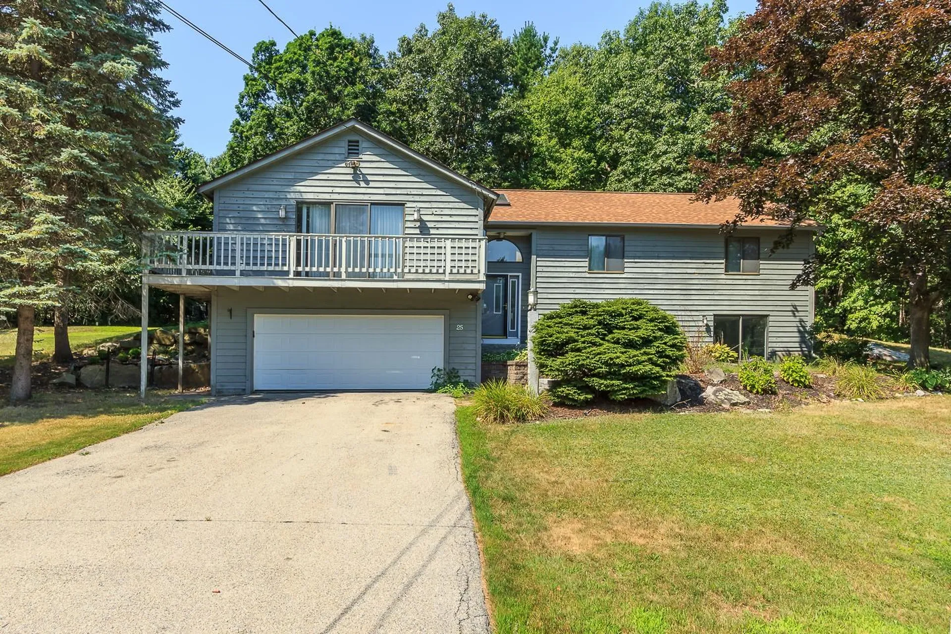 25 Colony Brook Lane Derry NH 03038