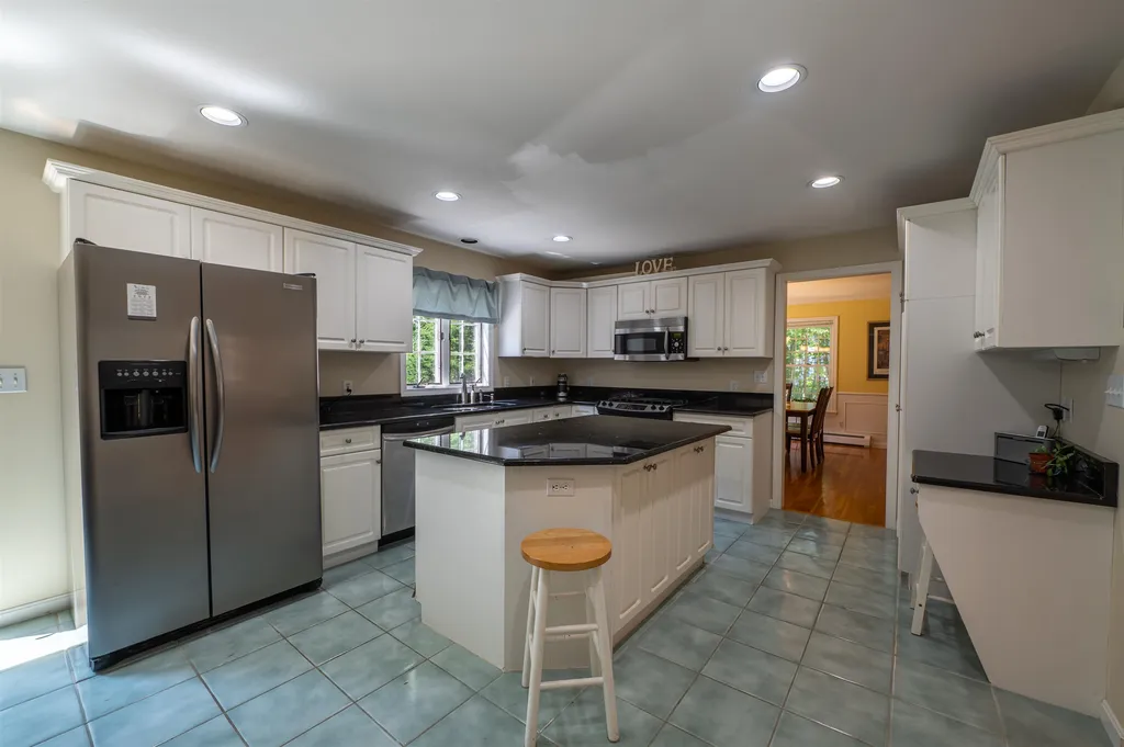 3 Munsey Drive Hampton NH 03842