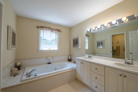 3 Munsey Drive Hampton NH 03842