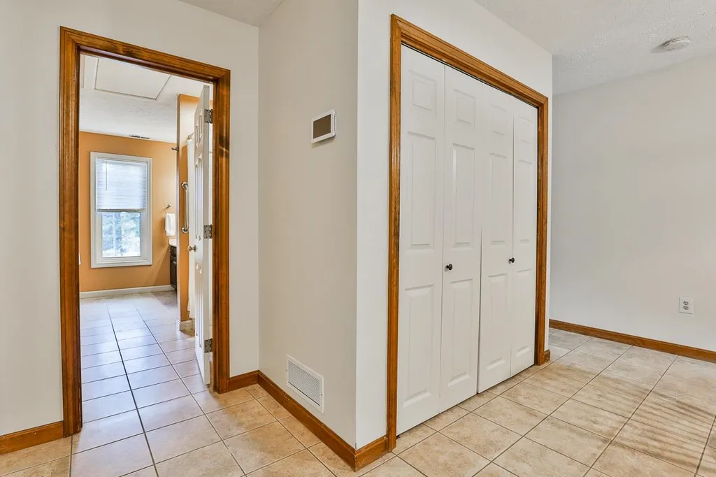 7a Kingston Way Hudson NH 03051
