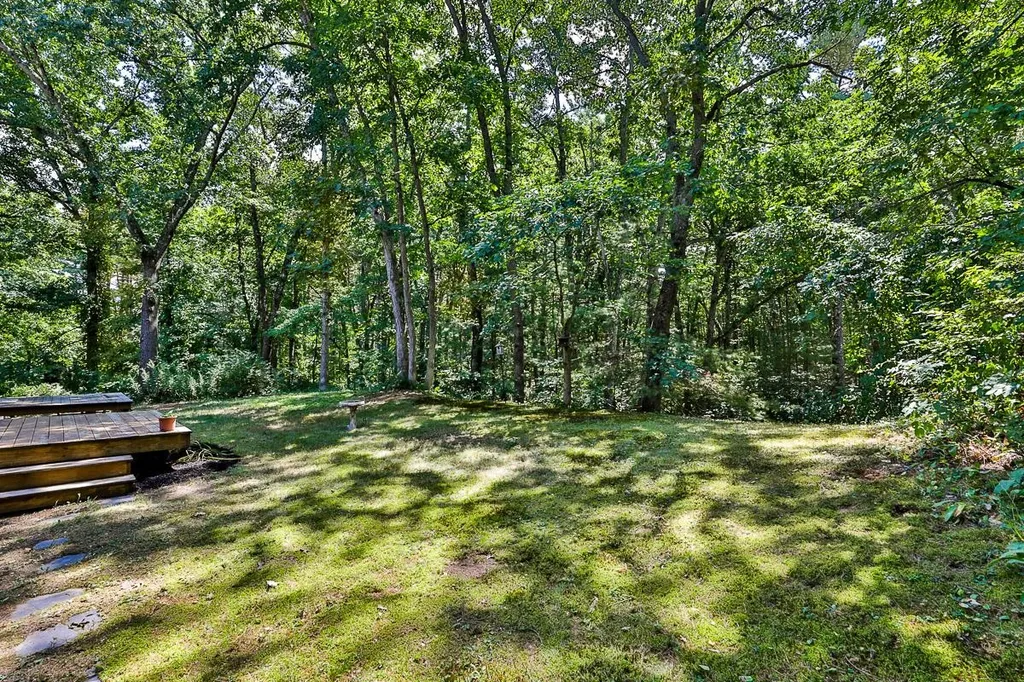 7a Kingston Way Hudson NH 03051