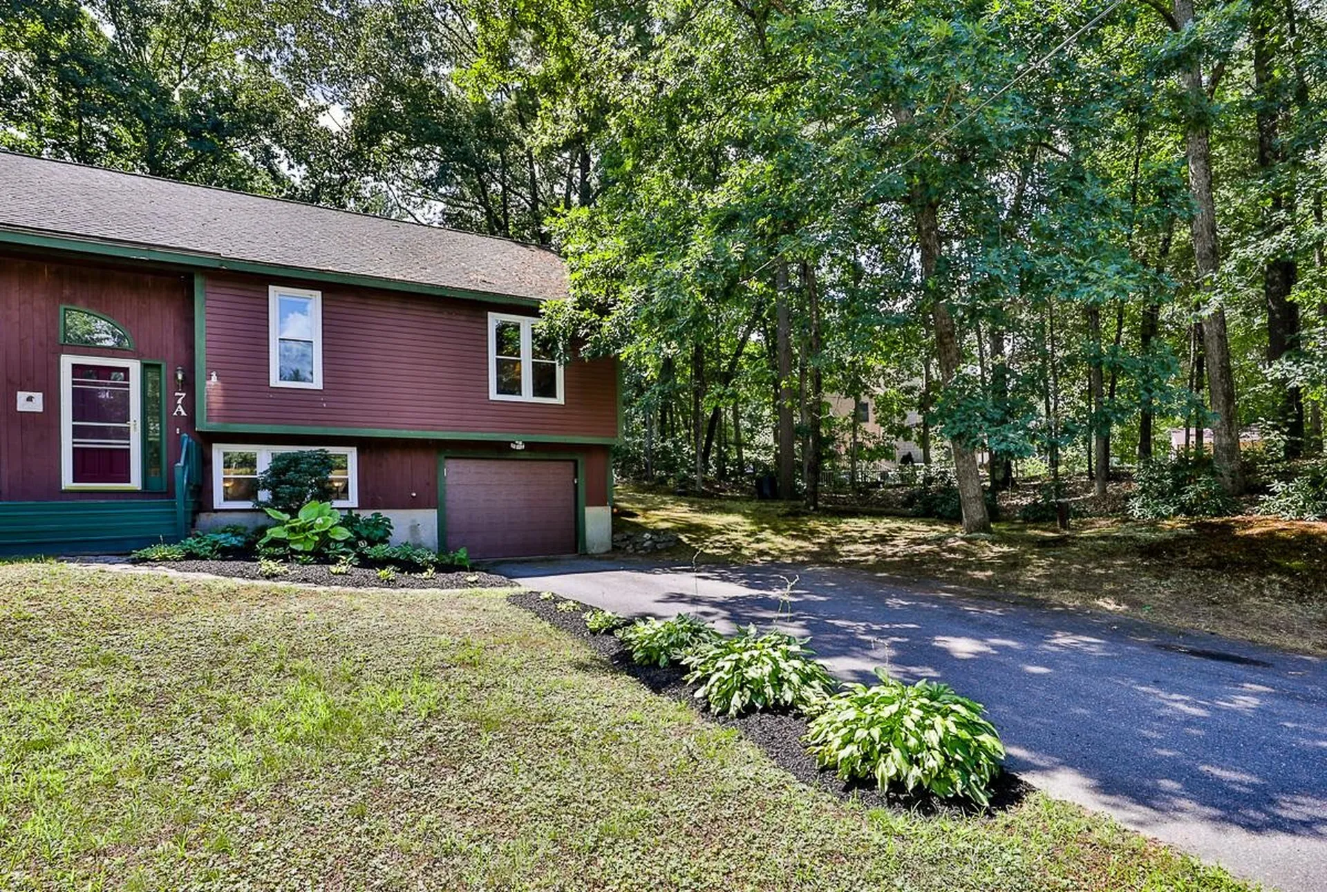 7a Kingston Way Hudson NH 03051