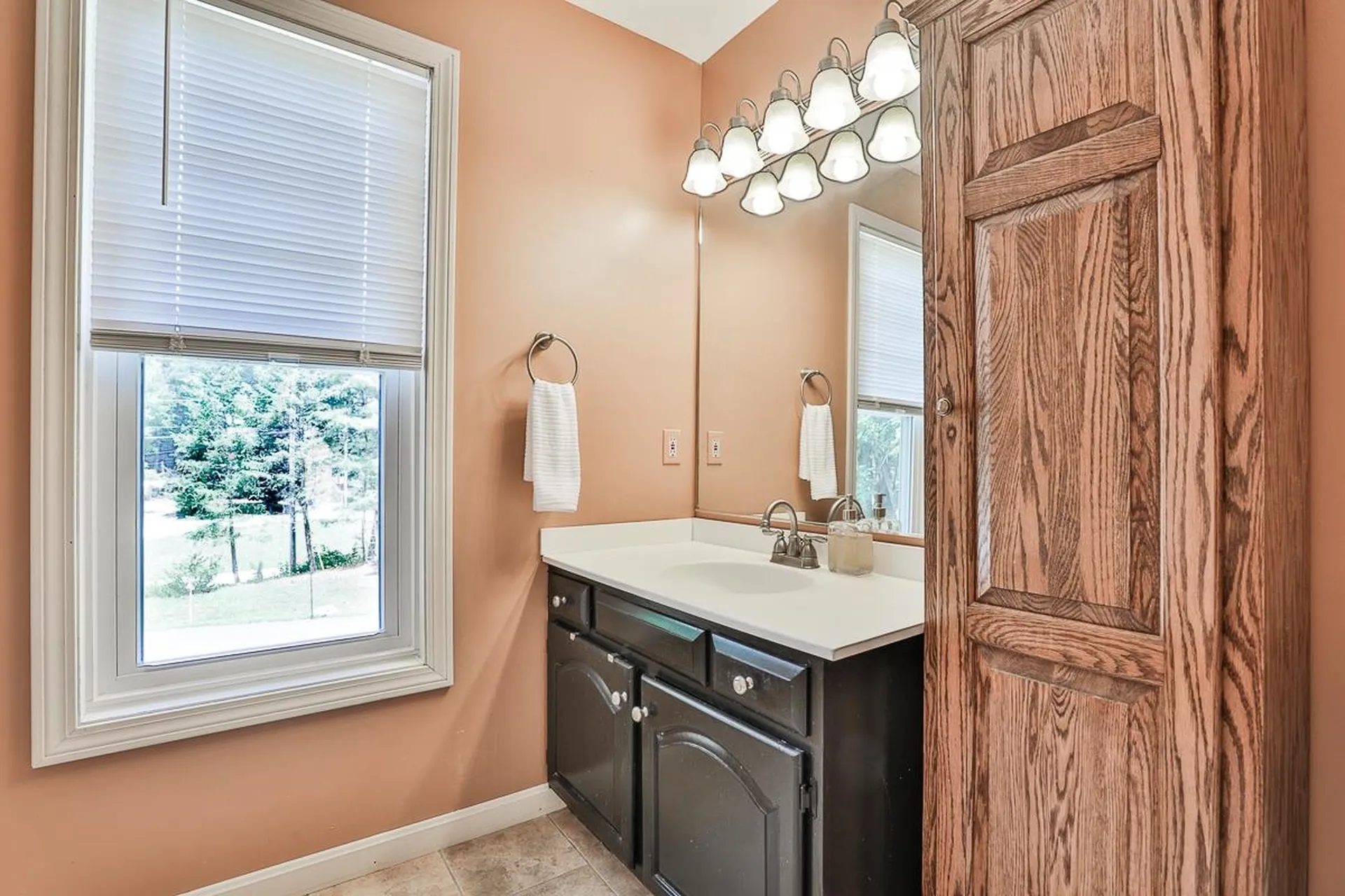 7a Kingston Way Hudson NH 03051