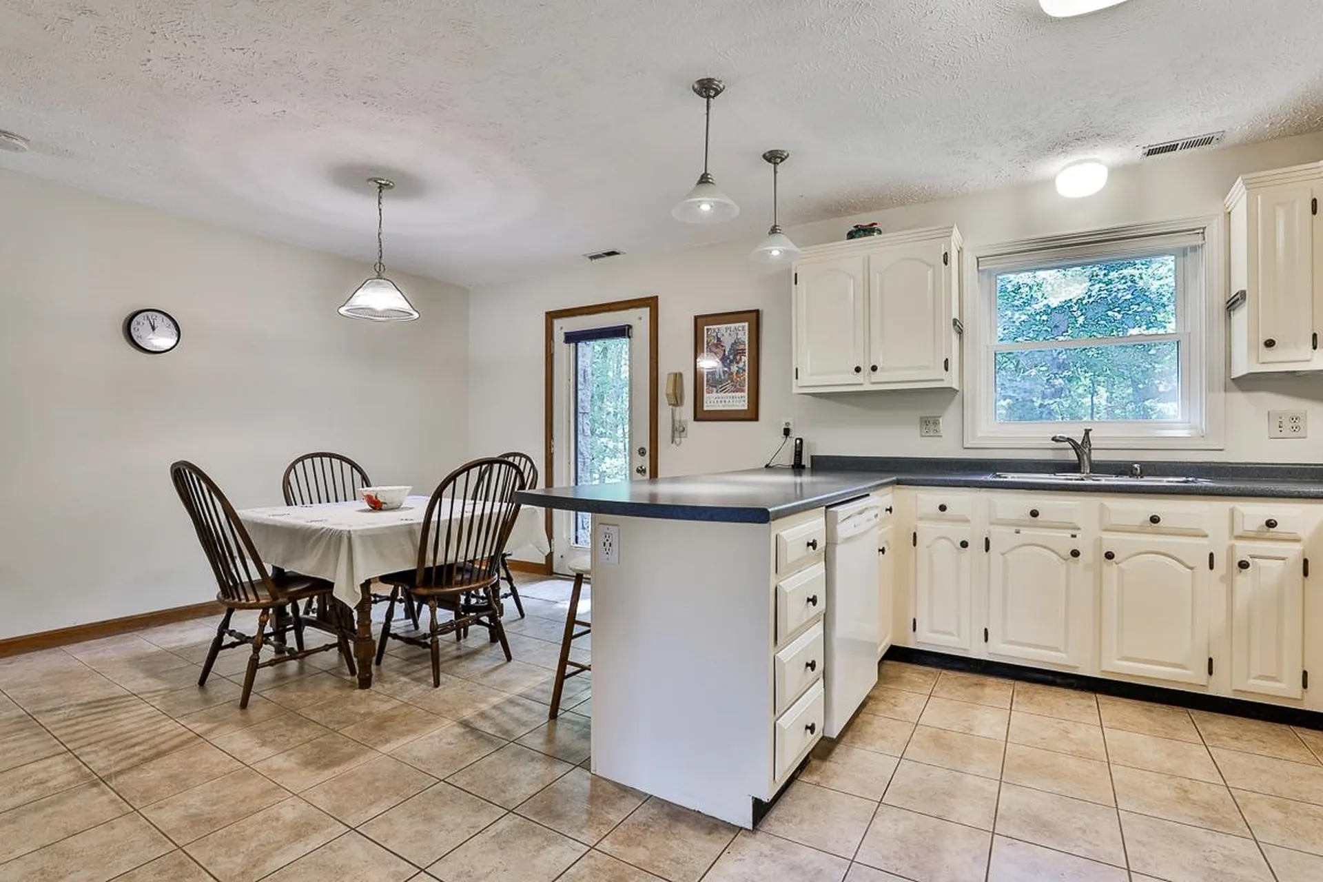 7a Kingston Way Hudson NH 03051