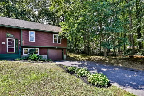 7a Kingston Way Hudson NH 03051