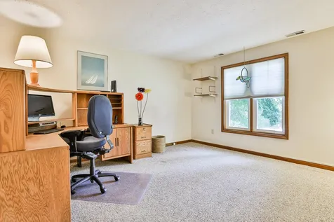 7a Kingston Way Hudson NH 03051