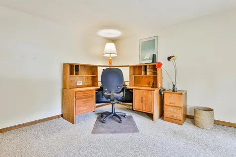 7a Kingston Way Hudson NH 03051