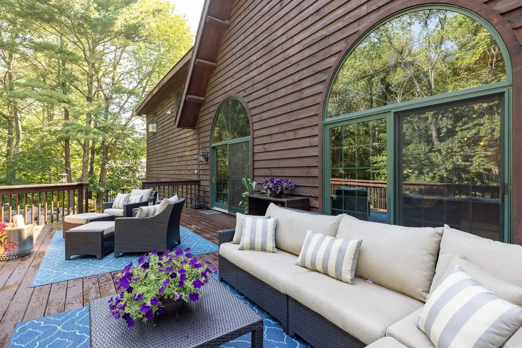 40 Pine Mountain Road York ME 03902