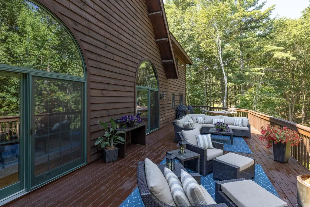 40 Pine Mountain Road York ME 03902