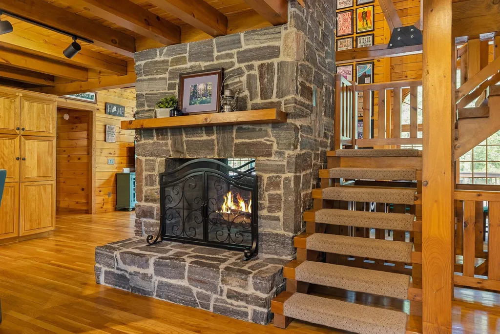 40 Pine Mountain Road York ME 03902