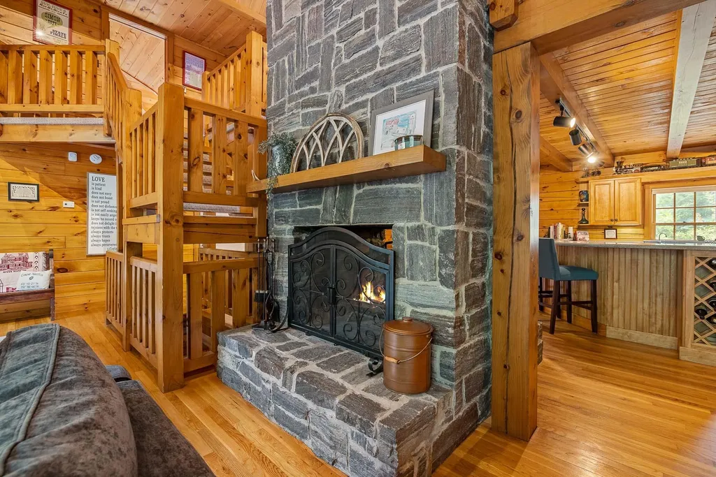40 Pine Mountain Road York ME 03902
