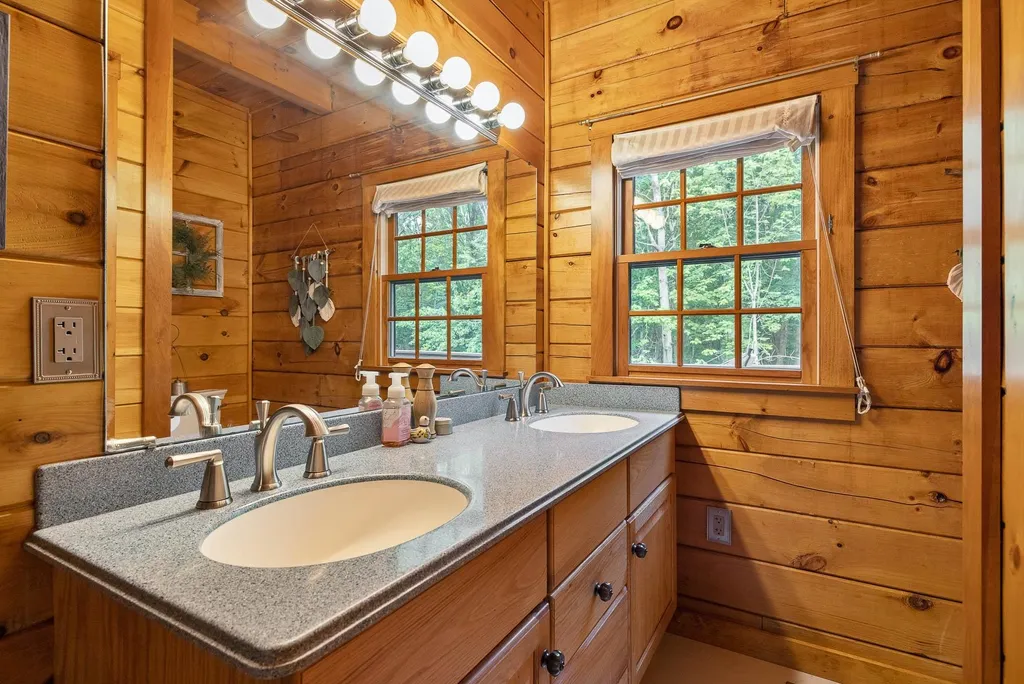 40 Pine Mountain Road York ME 03902