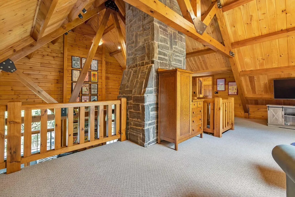 40 Pine Mountain Road York ME 03902