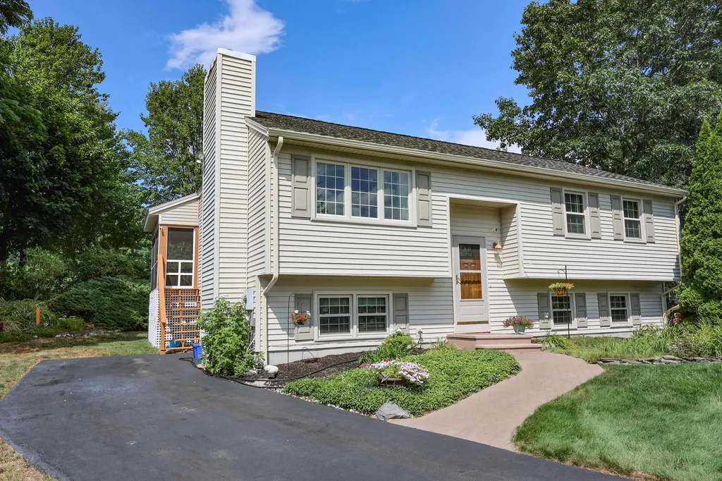 11 Loon Avenue Concord NH 03303