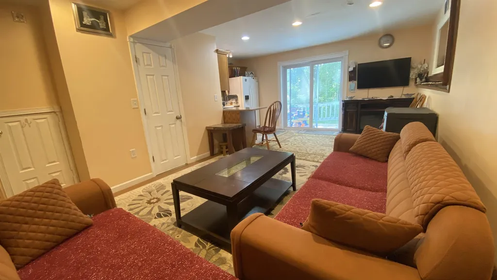 20 Auclair Avenue Manchester NH 03102