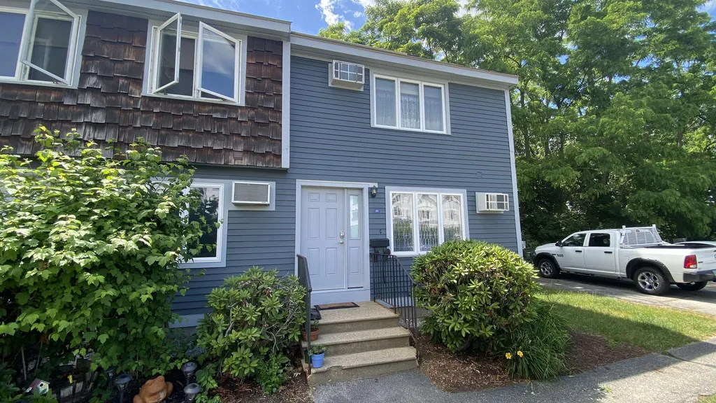 20 Auclair Avenue Manchester NH 03102