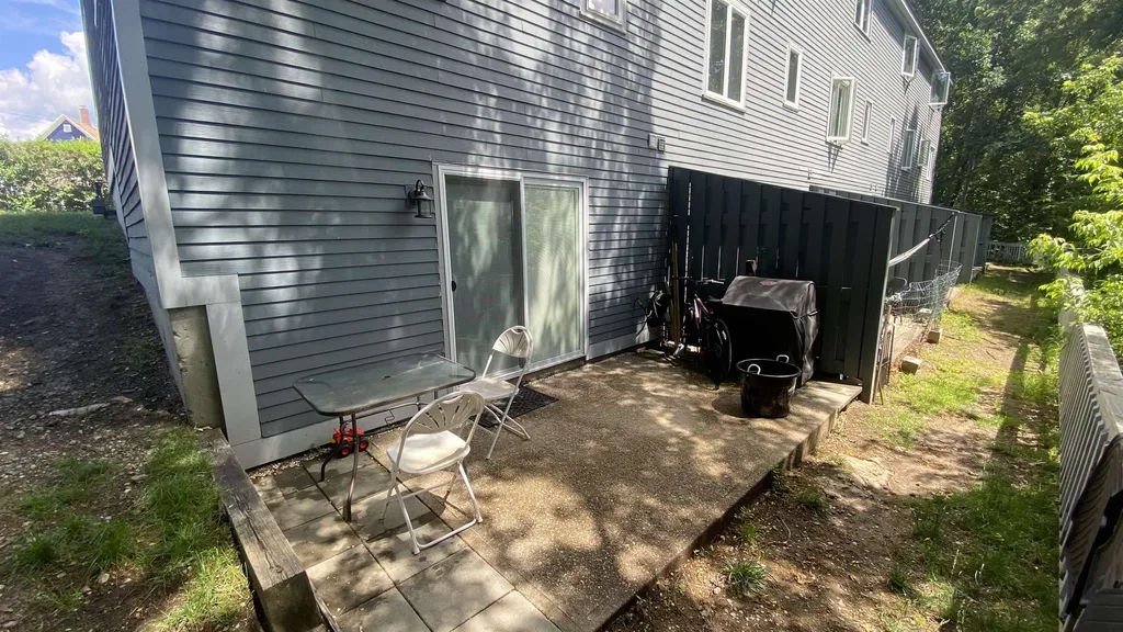 20 Auclair Avenue Manchester NH 03102