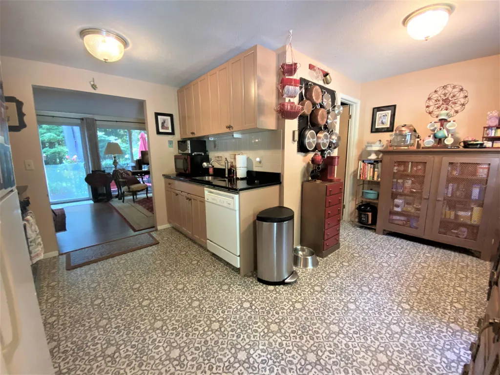 10 Monarch Lane Claremont NH 03743