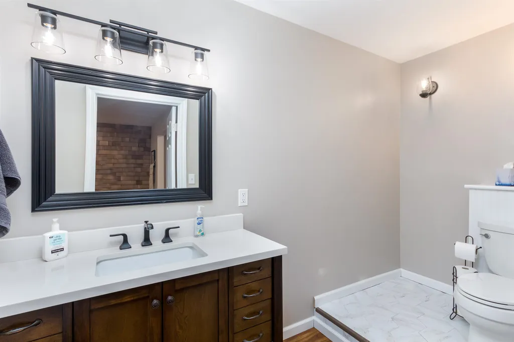 72 Redbud Lane Hinesburg VT 05461