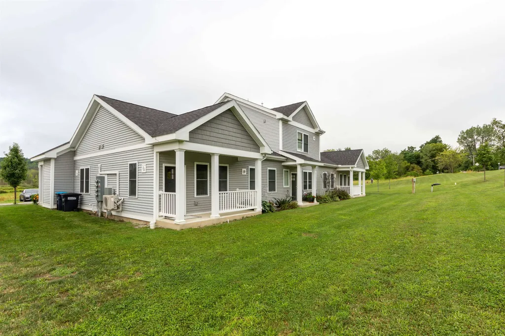 72 Redbud Lane Hinesburg VT 05461