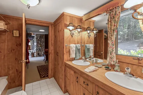42 Eaglemere Road Tuftonboro NH 03816