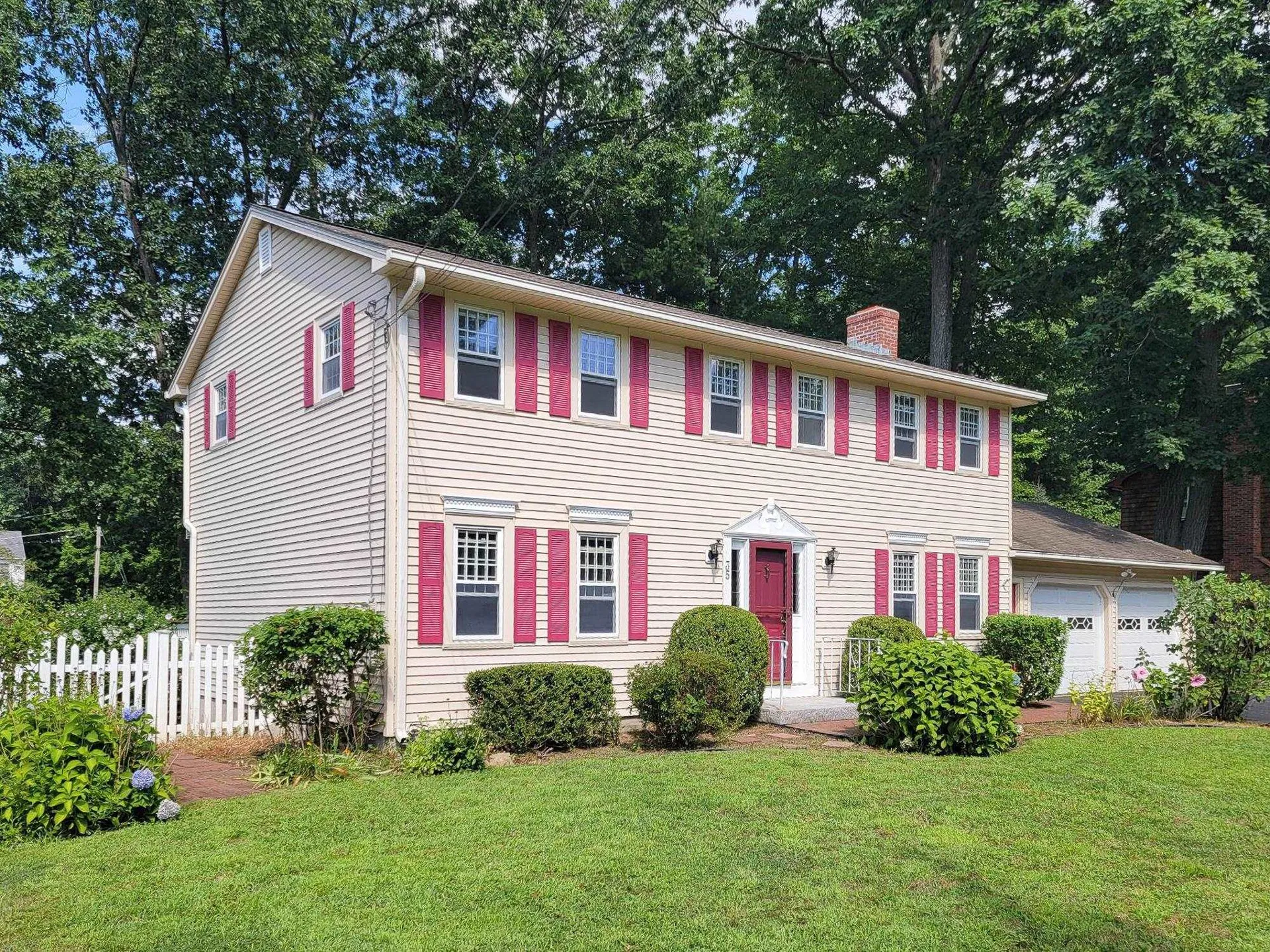 35 Monza Road Nashua NH 03064