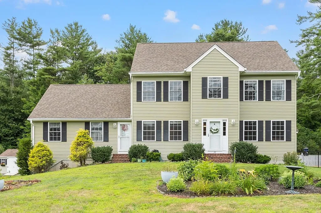 22 Phillips Pond Drive Sandown NH 03873