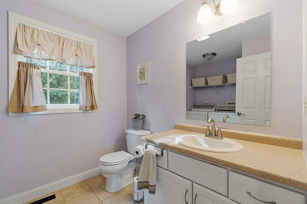 22 Phillips Pond Drive Sandown NH 03873