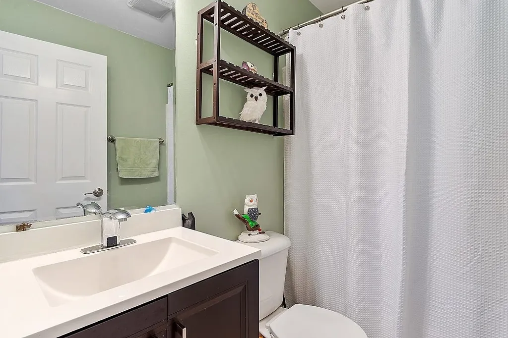 22 Phillips Pond Drive Sandown NH 03873