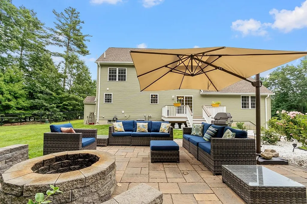 22 Phillips Pond Drive Sandown NH 03873
