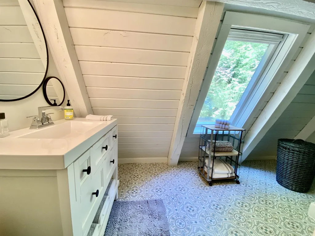 111 Alden Partridge Road Hartford VT 05059