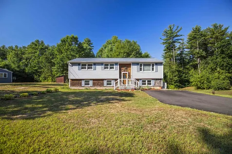 9 Meadow Drive Londonderry NH 03053