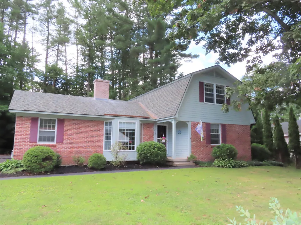 17 Leahy Road Keene NH 03431