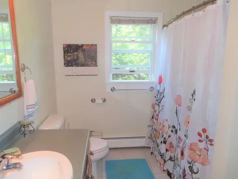 17 Leahy Road Keene NH 03431