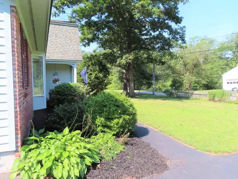 17 Leahy Road Keene NH 03431