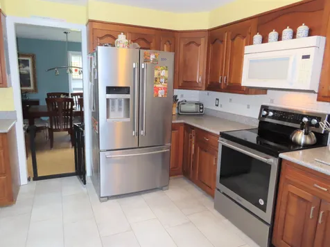 17 Leahy Road Keene NH 03431