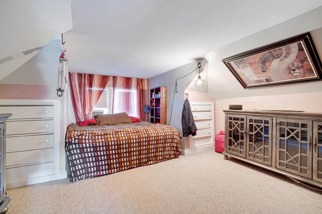 154 Sylvester Street Manchester NH 03102