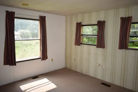 8 Dupont Road Jefferson NH 03583