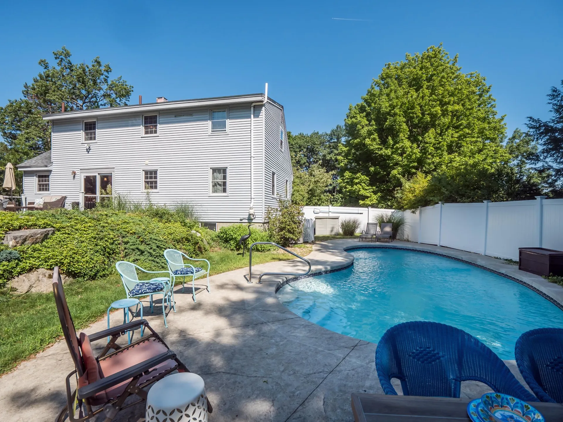 96 Langholm Drive Nashua NH 03062