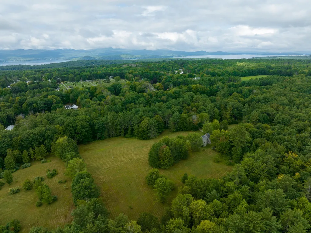 5 Jennifer Circle Wolfeboro NH 03894