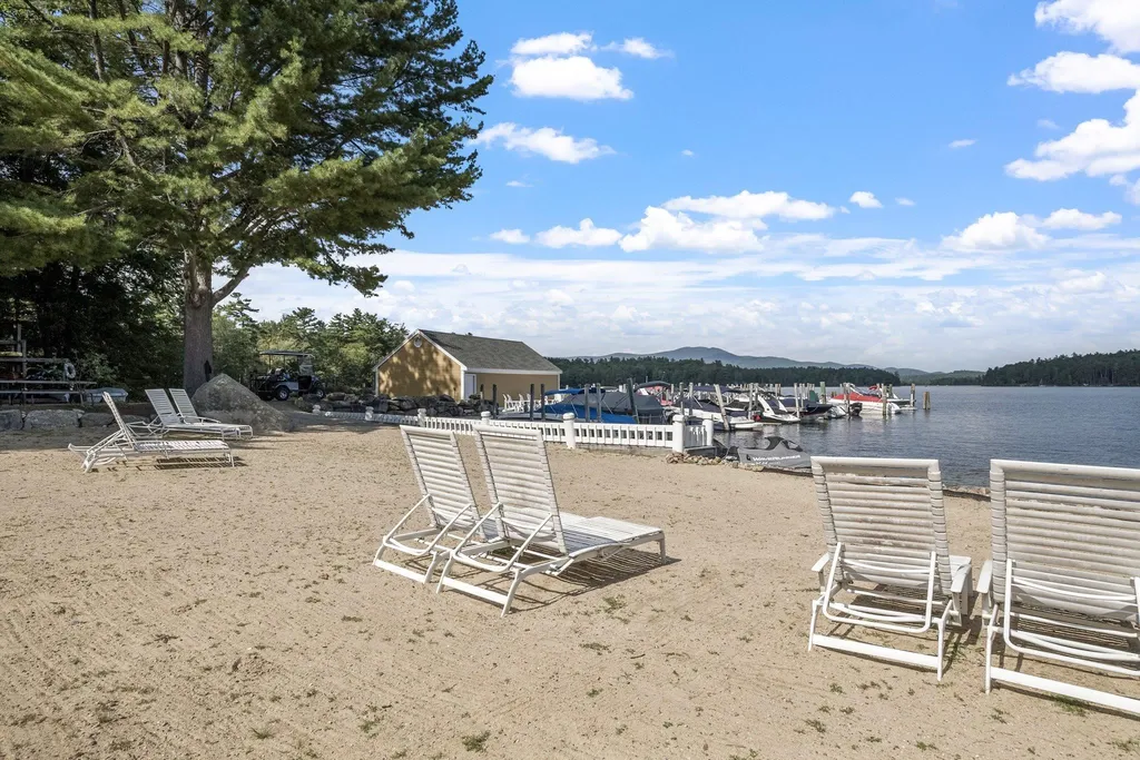 8 Lands End Lane Moultonborough NH 03254