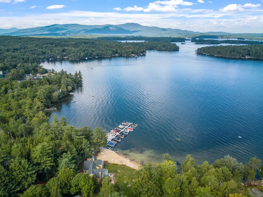 8 Lands End Lane Moultonborough NH 03254
