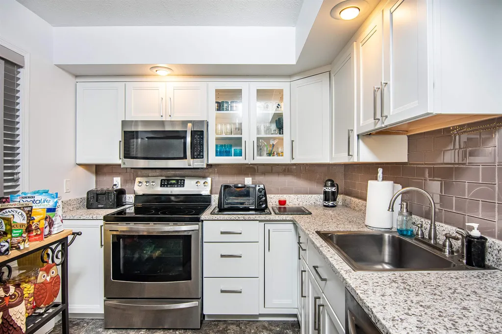 53 Kim Lane Milton VT 05468