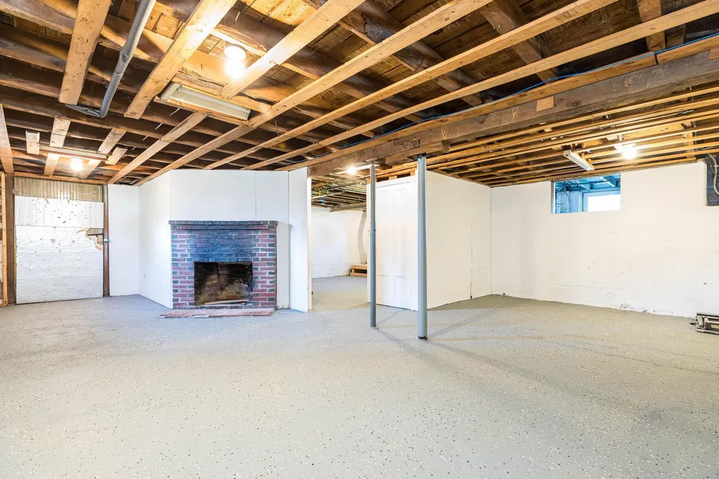90 Maple Street Rochester NH 03867