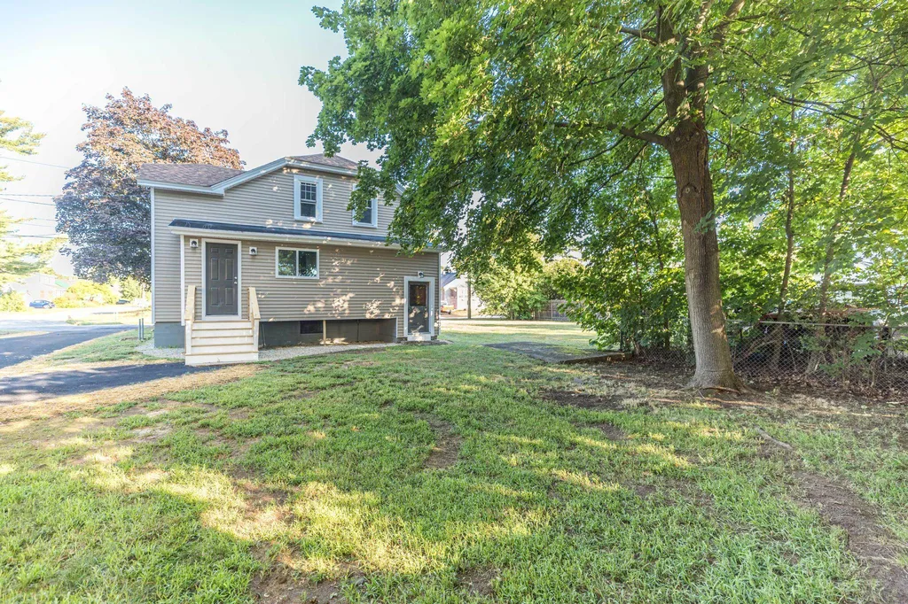 90 Maple Street Rochester NH 03867