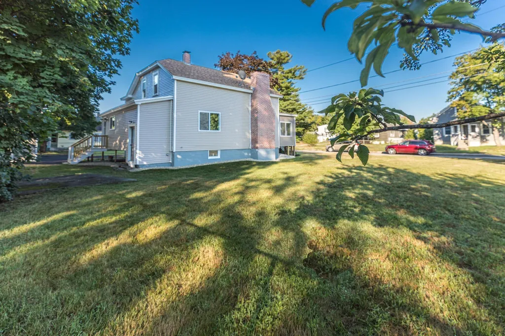 90 Maple Street Rochester NH 03867
